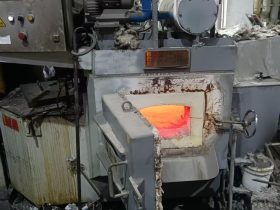 双室铝屑熔解炉工作原理揭秘：如何实现高回收率与低烧损？