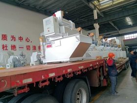 2014年浙江宁波摩托车配件厂：AE-1000集中供铝，铝液氧化减半，扒渣从2小时一次降到一整天一次，李工说“以前废渣堆成山，现在一桶装完”